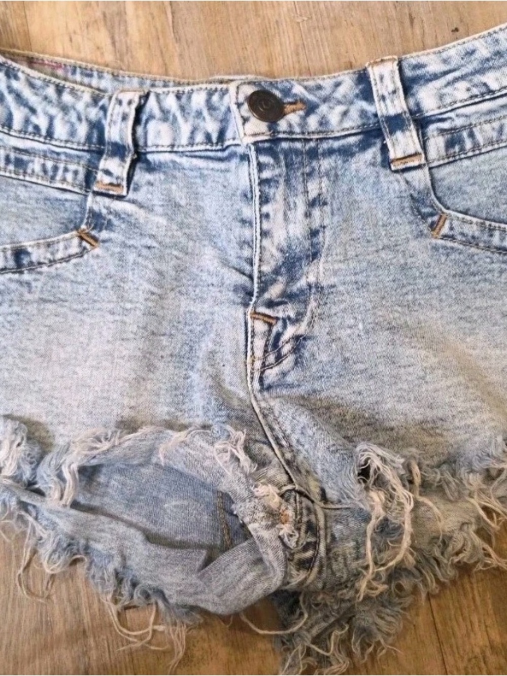 True Religion Light Blue acid wash Distressed cheeky Denim Shorts 27